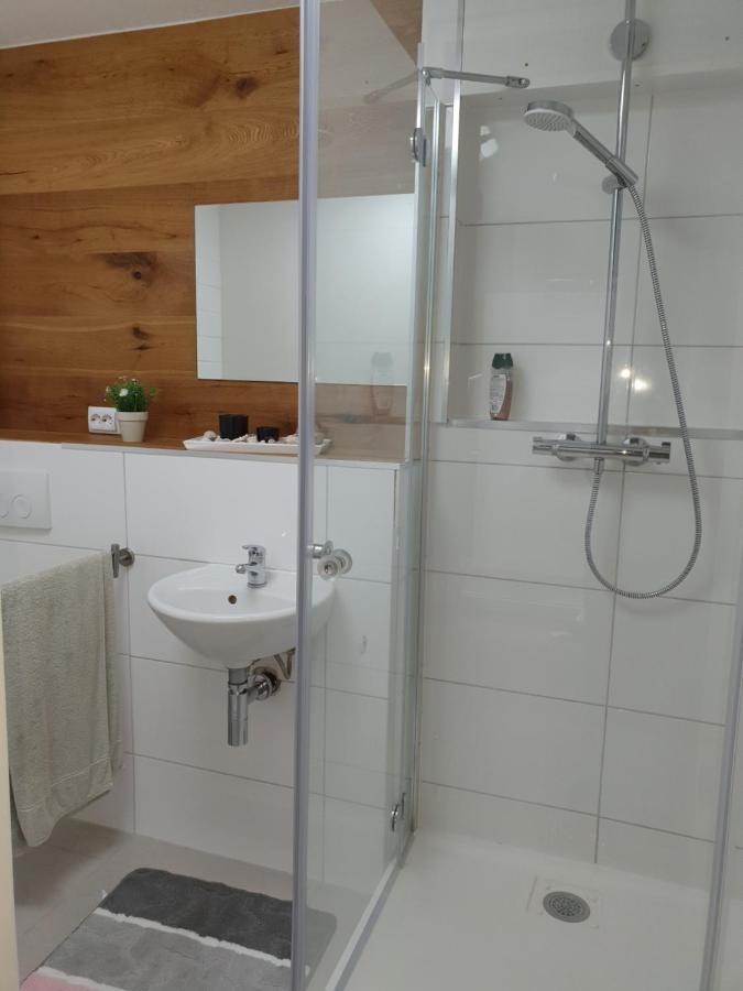 שטרלן Privat Apartaments , Eigene Eigang, Eigene Badezimmer, Und Eigene Kueche מראה חיצוני תמונה